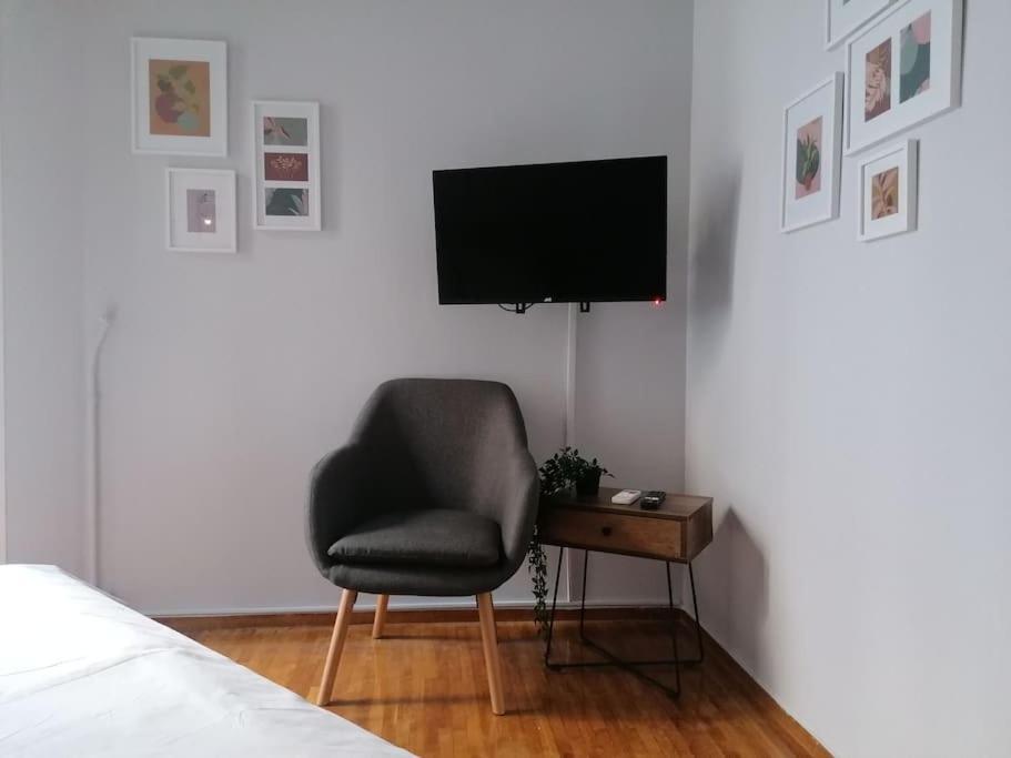 Minimal Studio Varnava Square - Kallimarmaro Area アテネ エクステリア 写真
